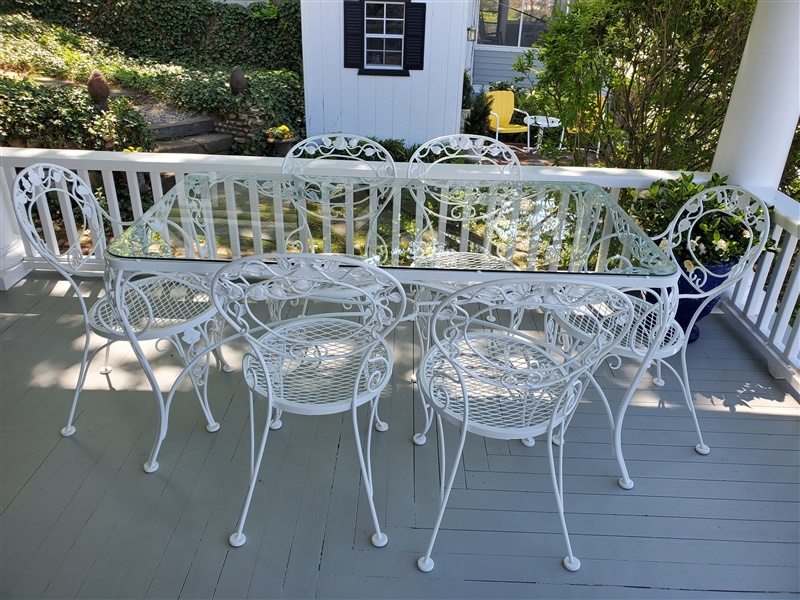Powder coating finishing for outdoor table set